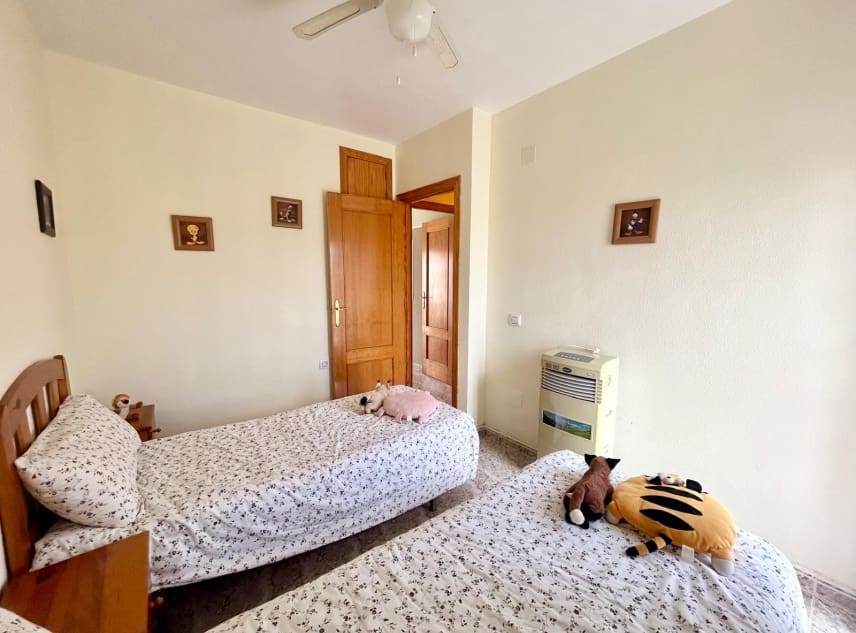 3 bedroom Villa for sale in La Torreta with pool garage - € 179,950 (Ref: 9823488)