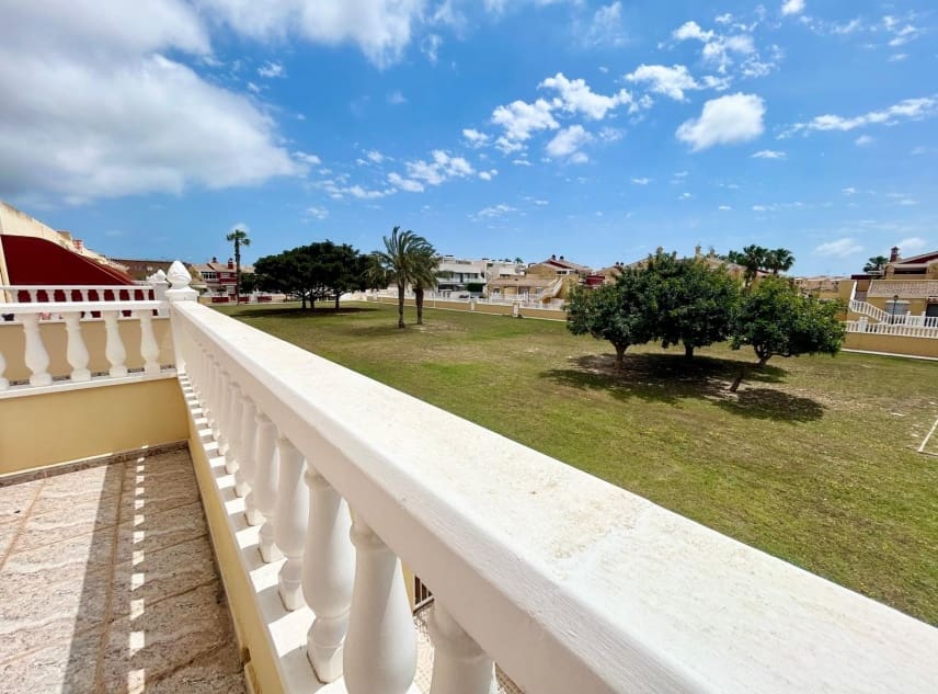 3 bedroom Villa for sale in La Torreta with pool garage - € 179,950 (Ref: 9823488)