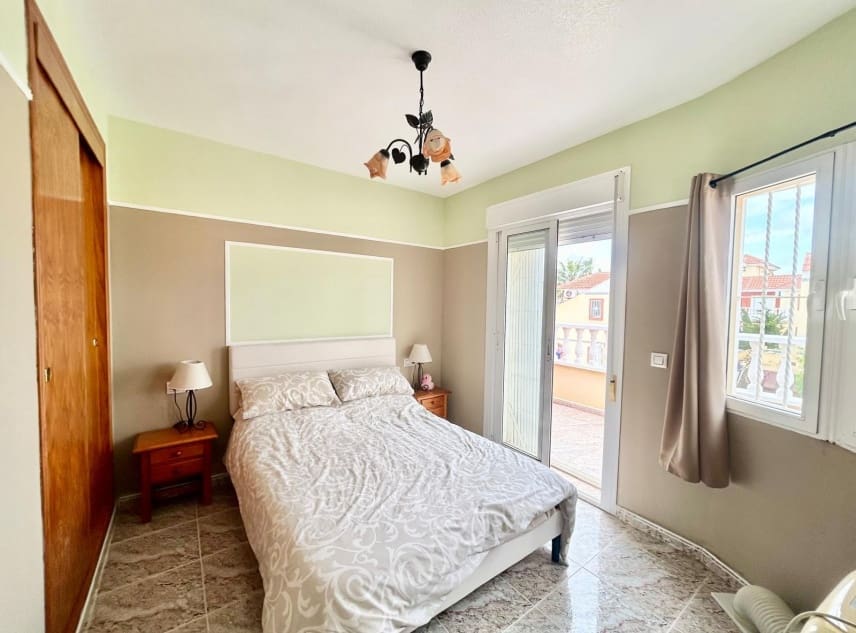 3 bedroom Villa for sale in La Torreta with pool garage - € 179,950 (Ref: 9823488)
