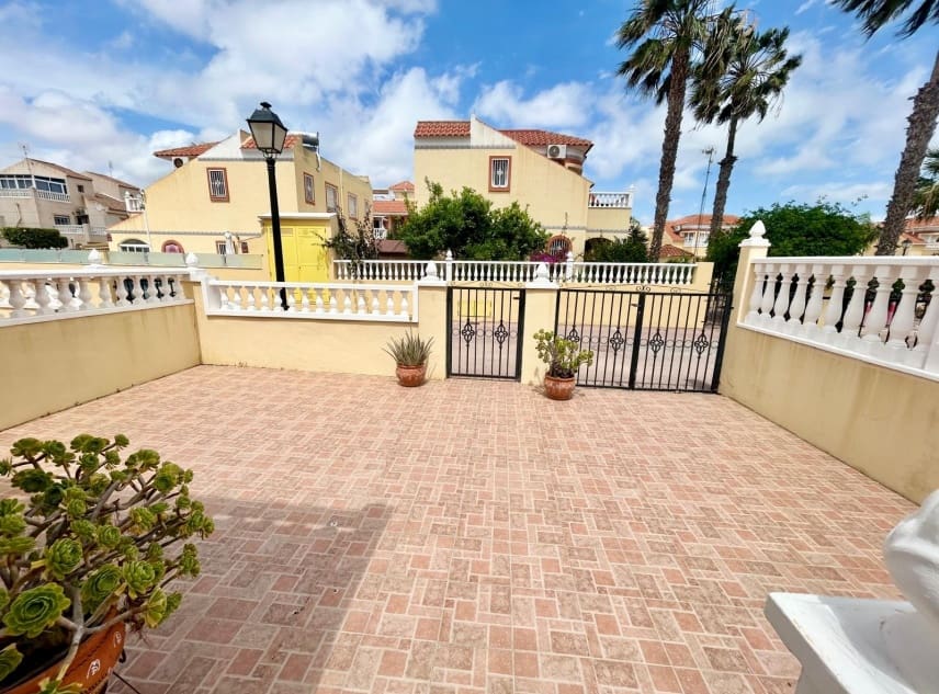 3 bedroom Villa for sale in La Torreta with pool garage - € 179,950 (Ref: 9823488)