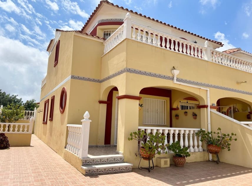 3 bedroom Villa for sale in La Torreta with pool garage - € 179,950 (Ref: 9823488)