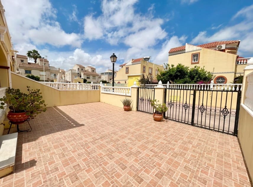 3 bedroom Villa for sale in La Torreta with pool garage - € 179,950 (Ref: 9823488)