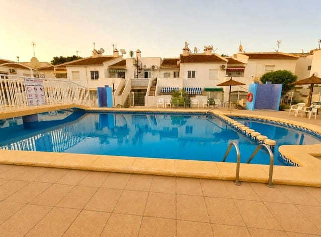3 chambre Maison de Ville à vendre à El Chaparral, Torrevieja avec piscine - 175 000 € (Ref: 9849980)
