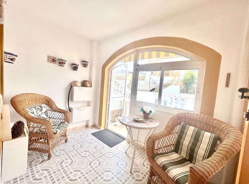 2 chambre Bungalow à vendre à Torrevieja avec piscine garage - 139 950 € (Ref: 9850547)
