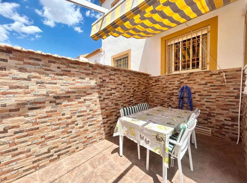 2 chambre Bungalow à vendre à Torrevieja avec piscine garage - 139 950 € (Ref: 9850547)