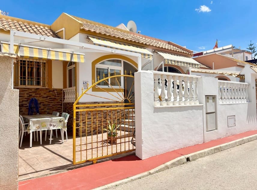 2 chambre Bungalow à vendre à Torrevieja avec piscine garage - 139 950 € (Ref: 9850547)