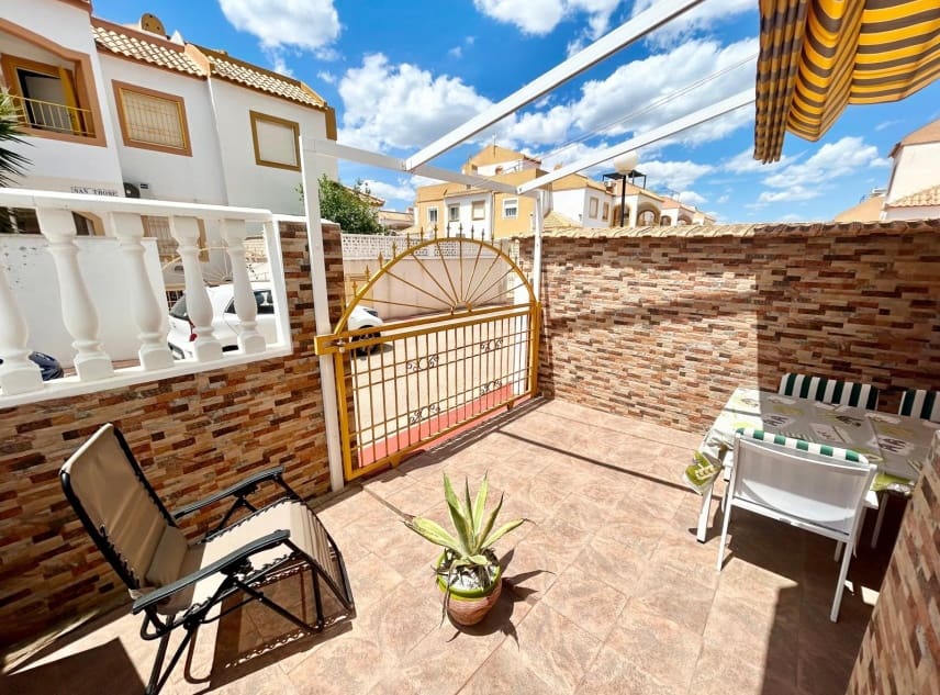 2 chambre Bungalow à vendre à Torrevieja avec piscine garage - 139 950 € (Ref: 9850547)