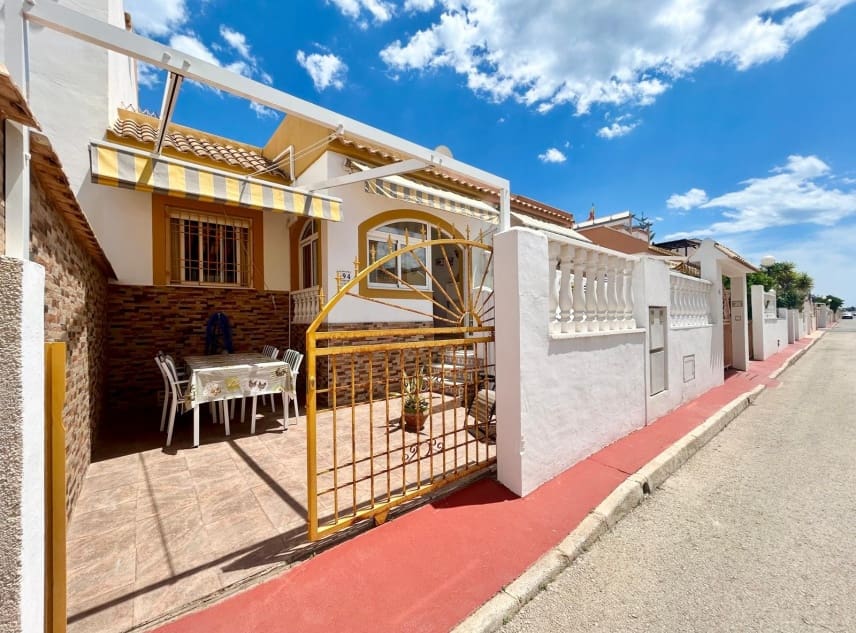 2 chambre Bungalow à vendre à Torrevieja avec piscine garage - 139 950 € (Ref: 9850547)