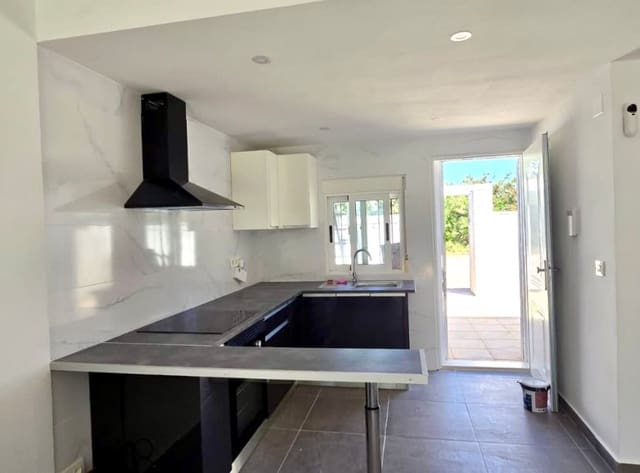 2 soveværelse Bungalow til salg i El Limonar, Torrevieja med swimmingpool - € 139.950 (Ref: 9854326)