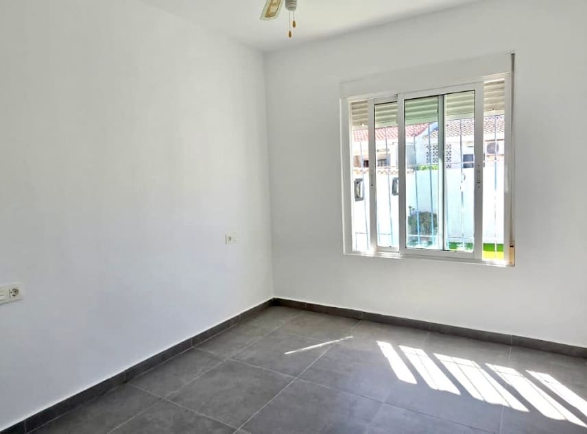 2 soverom Bungalow til salgs i El Limonar med svømmebasseng - € 139 950 (Ref: 9854326)