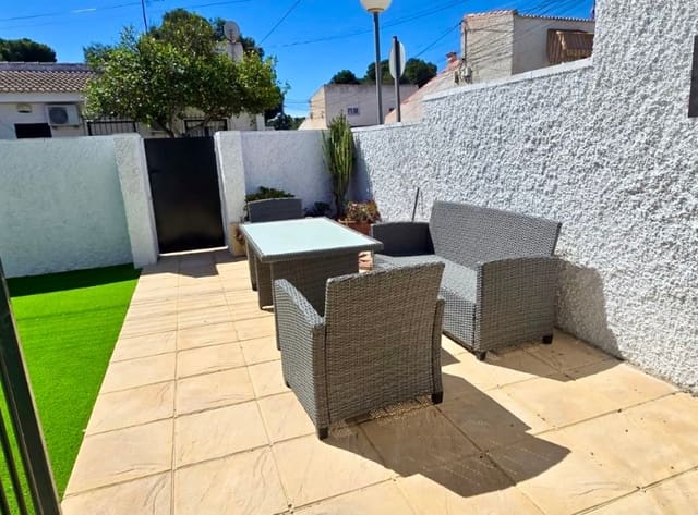 2 soveværelse Bungalow til salg i El Limonar, Torrevieja med swimmingpool - € 139.950 (Ref: 9854326)