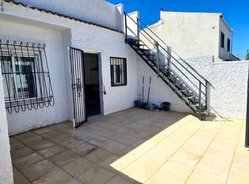 2 soverom Bungalow til salgs i El Limonar med svømmebasseng - € 139 950 (Ref: 9854326)