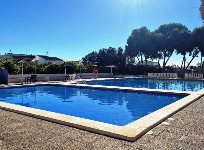 2 soverom Bungalow til salgs i El Limonar med svømmebasseng - € 139 950 (Ref: 9854326)