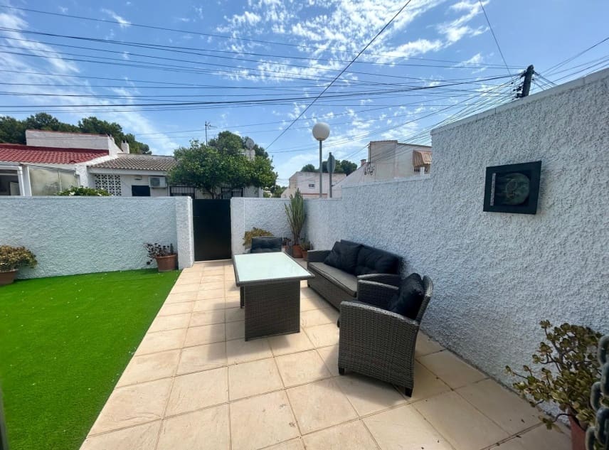2 soveværelse Bungalow til salg i El Limonar med swimmingpool - € 139.950 (Ref: 9854326)