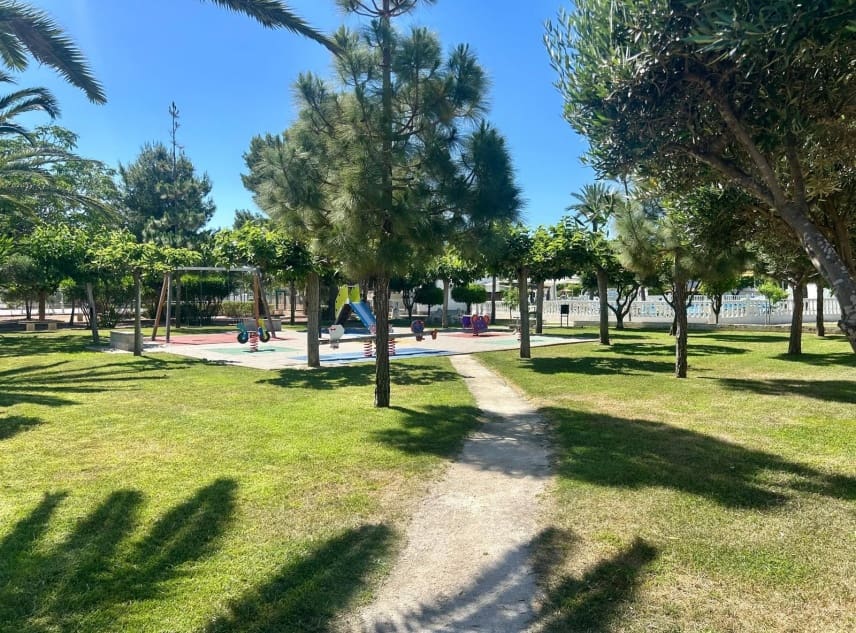 2 quarto Bungalow para venda em La Torreta com piscina garagem - 169 950 € (Ref: 9876240)