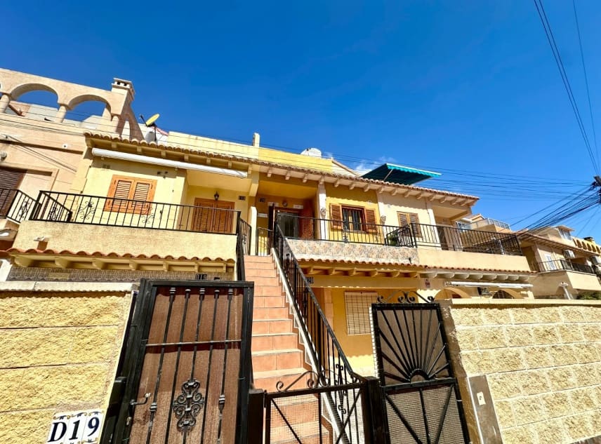 Bungalow de 2 habitaciones en El Chaparral en venta con piscina - 119.950 € (Ref: 9899269)