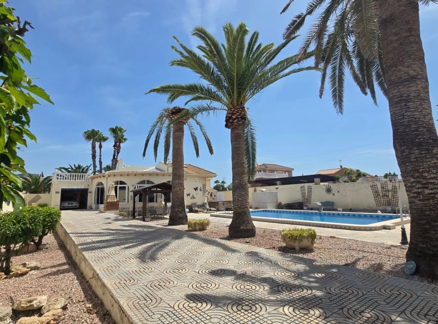 3 slaapkamer Villa te koop in San Luis met zwembad garage - € 339.950 (Ref: 9926344)
