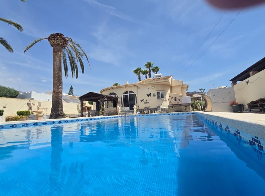 3 slaapkamer Villa te koop in San Luis met zwembad garage - € 339.950 (Ref: 9926344)