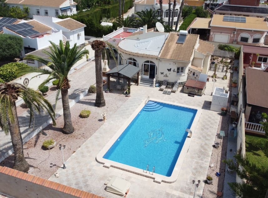 3 slaapkamer Villa te koop in San Luis met zwembad garage - € 339.950 (Ref: 9926344)