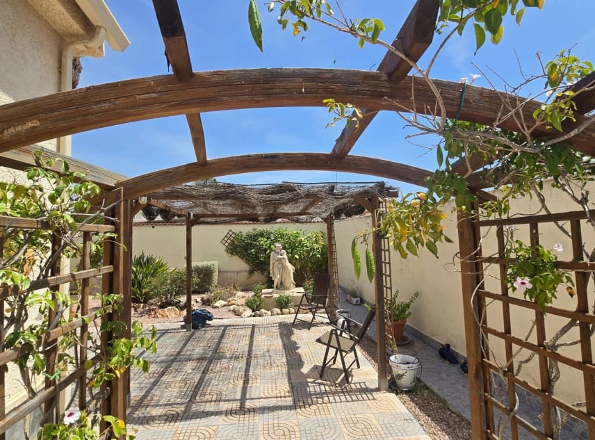 3 slaapkamer Villa te koop in San Luis met zwembad garage - € 339.950 (Ref: 9926344)