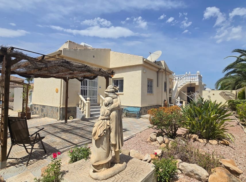 3 slaapkamer Villa te koop in San Luis met zwembad garage - € 339.950 (Ref: 9926344)