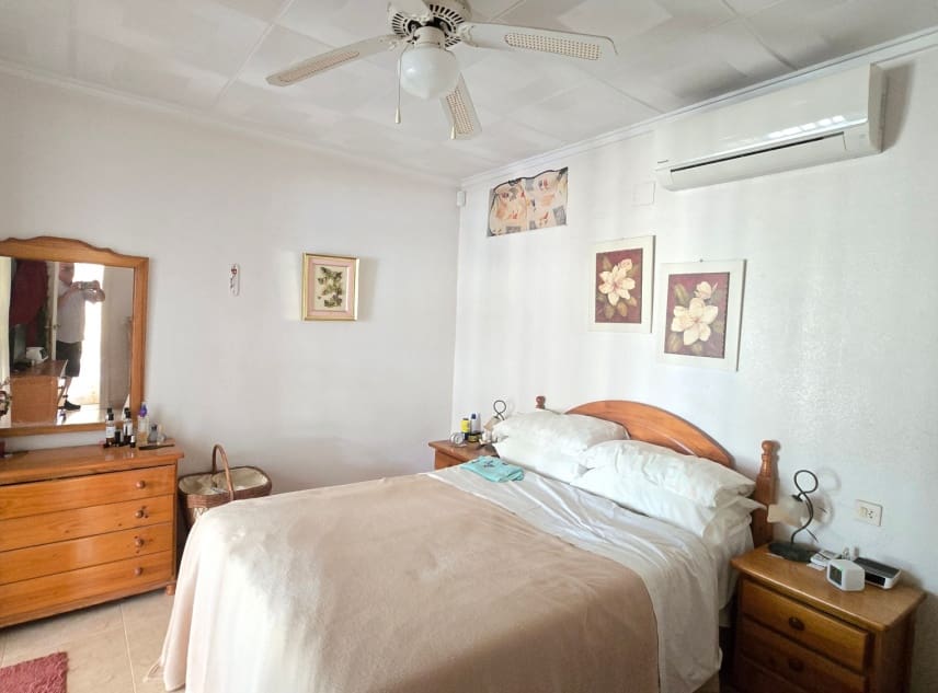 3 slaapkamer Villa te koop in San Luis met zwembad garage - € 339.950 (Ref: 9926344)