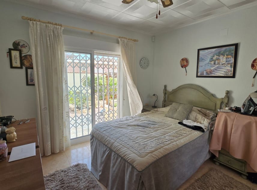 3 slaapkamer Villa te koop in San Luis met zwembad garage - € 339.950 (Ref: 9926344)