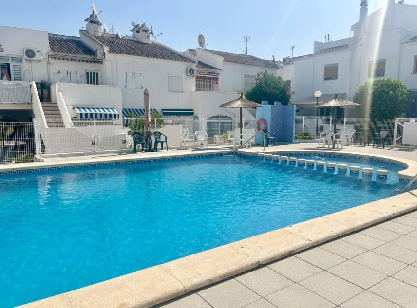 2 bedroom Bungalow for sale in El Chaparral with pool - € 126,000 (Ref: 9961688)