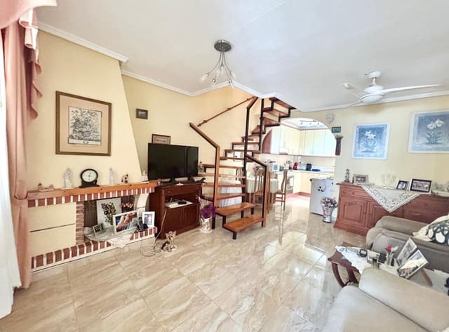 2 soverom Hus til salgs i El Chaparral, Torrevieja med svømmebasseng - € 135 000 (Ref: 9964479)