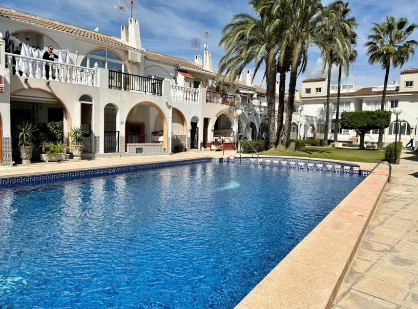 2 camera da letto Casa in vendita in El Chaparral con piscina - 135.000 € (Rif: 9964479)