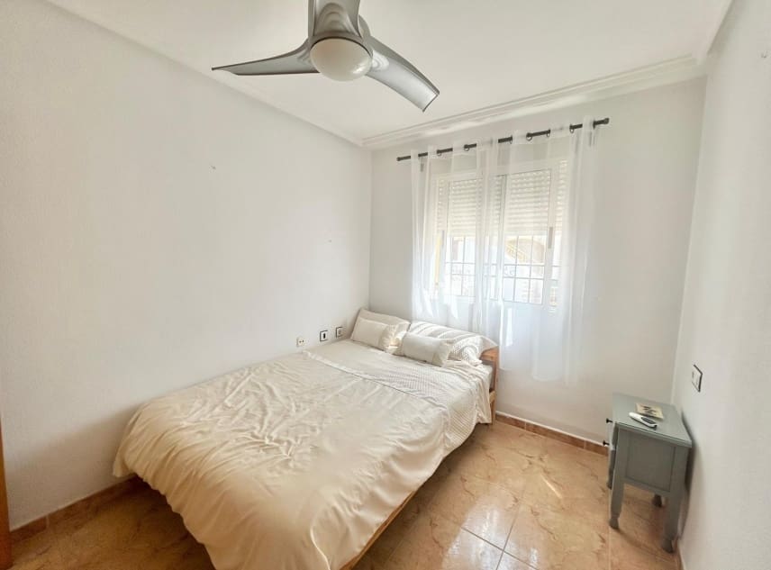 2 sovrum Bungalow till salu i Torrevieja med pool garage - 129 000 € (Ref: 9997958)