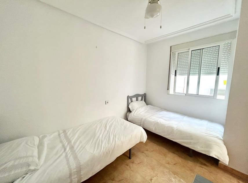 2 sovrum Bungalow till salu i Torrevieja med pool garage - 129 000 € (Ref: 9997958)
