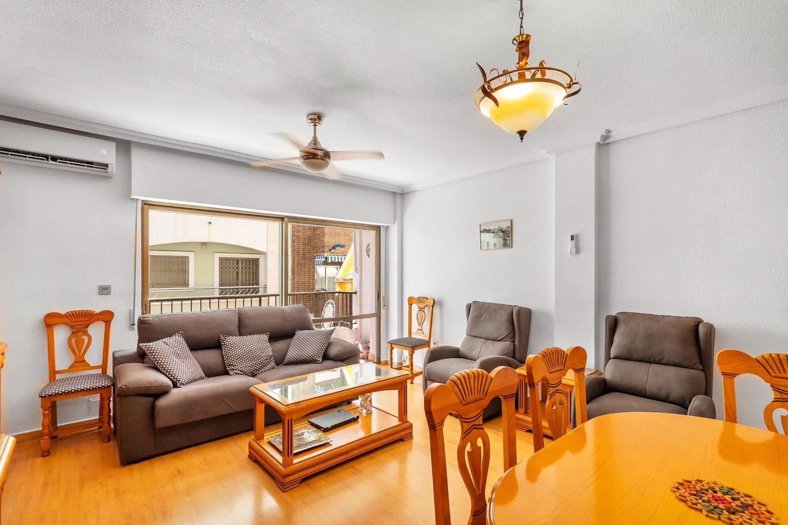2 slaapkamer Flat te koop in Torrevieja - € 169.900 (Ref: 10006138)