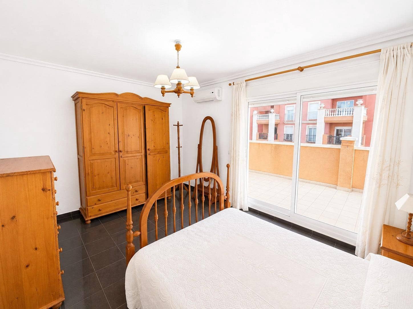 2 soveværelse Penthouse til salg i Torrevieja med garage - € 180.000 (Ref: 10008190)