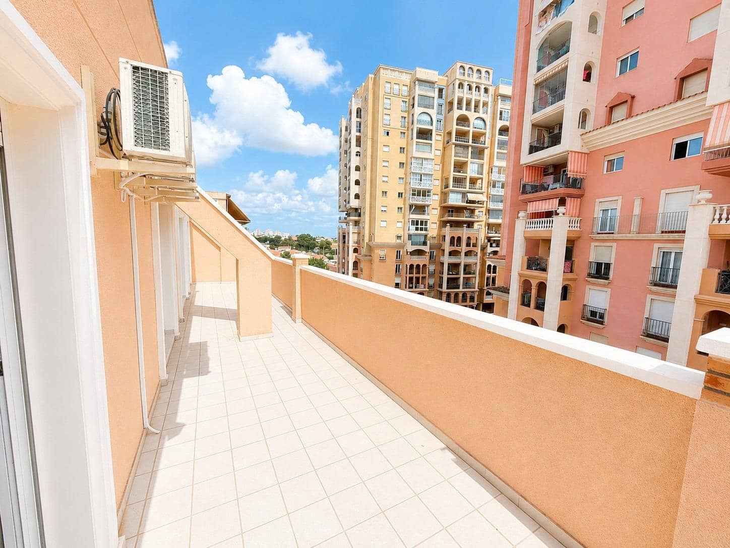 2 soveværelse Penthouse til salg i Torrevieja med garage - € 180.000 (Ref: 10008190)