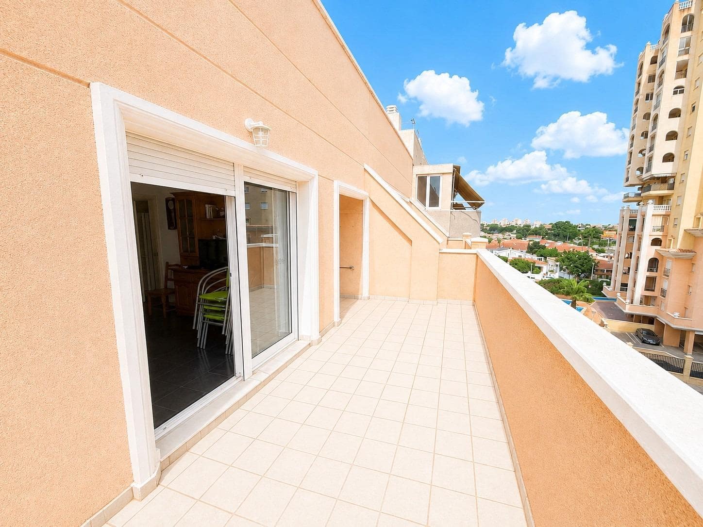 2 soveværelse Penthouse til salg i Torrevieja med garage - € 180.000 (Ref: 10008190)