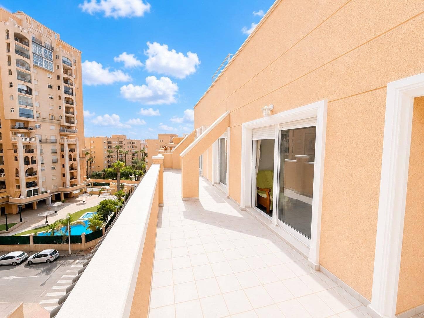2 soveværelse Penthouse til salg i Torrevieja med garage - € 180.000 (Ref: 10008190)