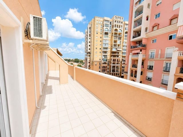 2 soveværelse Penthouse til salg i Playa de los Locos, Torrevieja med garage - € 180.000 (Ref: 10008190)