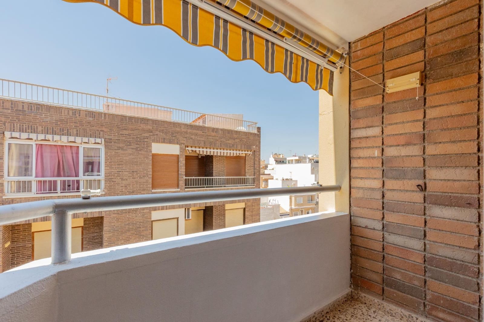 3 soveværelse Lejlighed til salg i Torrevieja med garage - € 219.900 (Ref: 10012761)