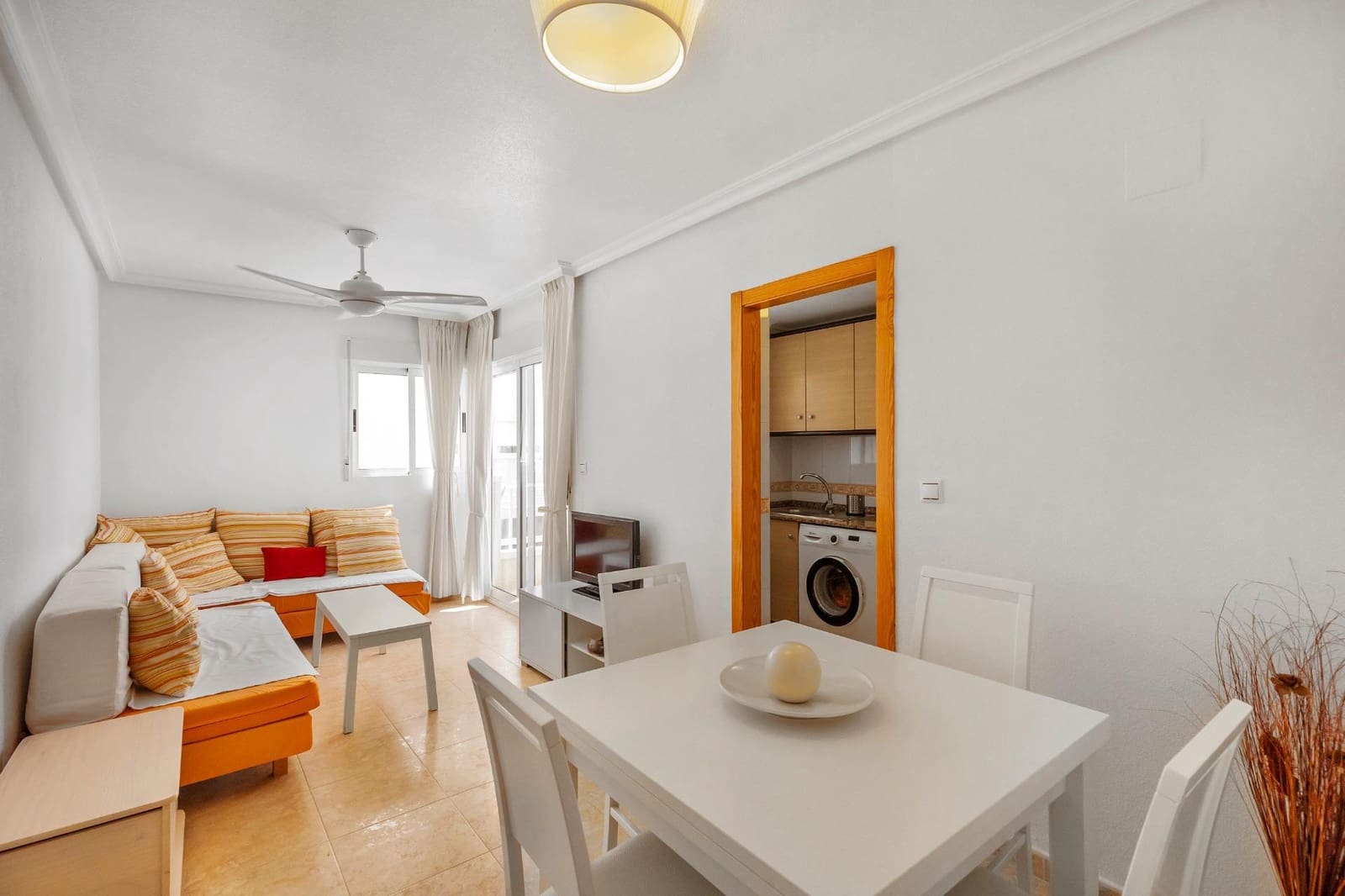 2 sypialnia Mieszkanie na sprzedaż w Torrevieja z basenem garażem - 129 000 € (Ref: 10012762)