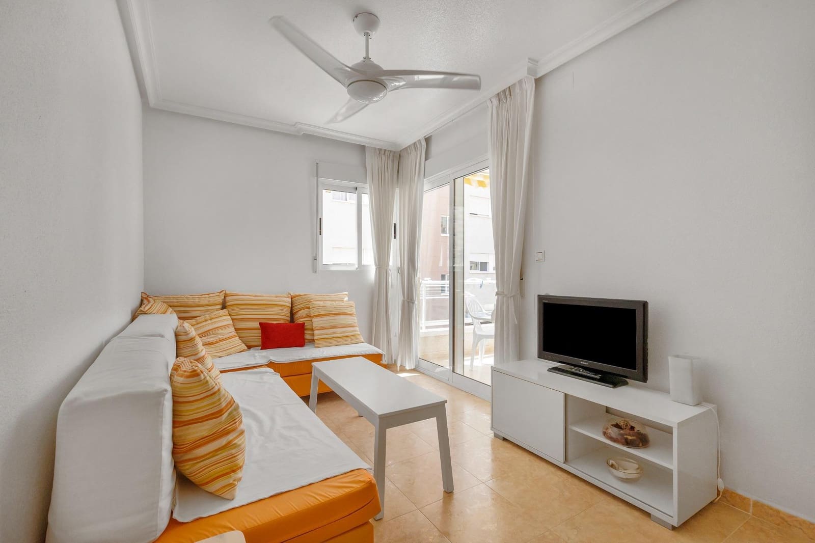 2 sypialnia Mieszkanie na sprzedaż w Torrevieja z basenem garażem - 129 000 € (Ref: 10012762)