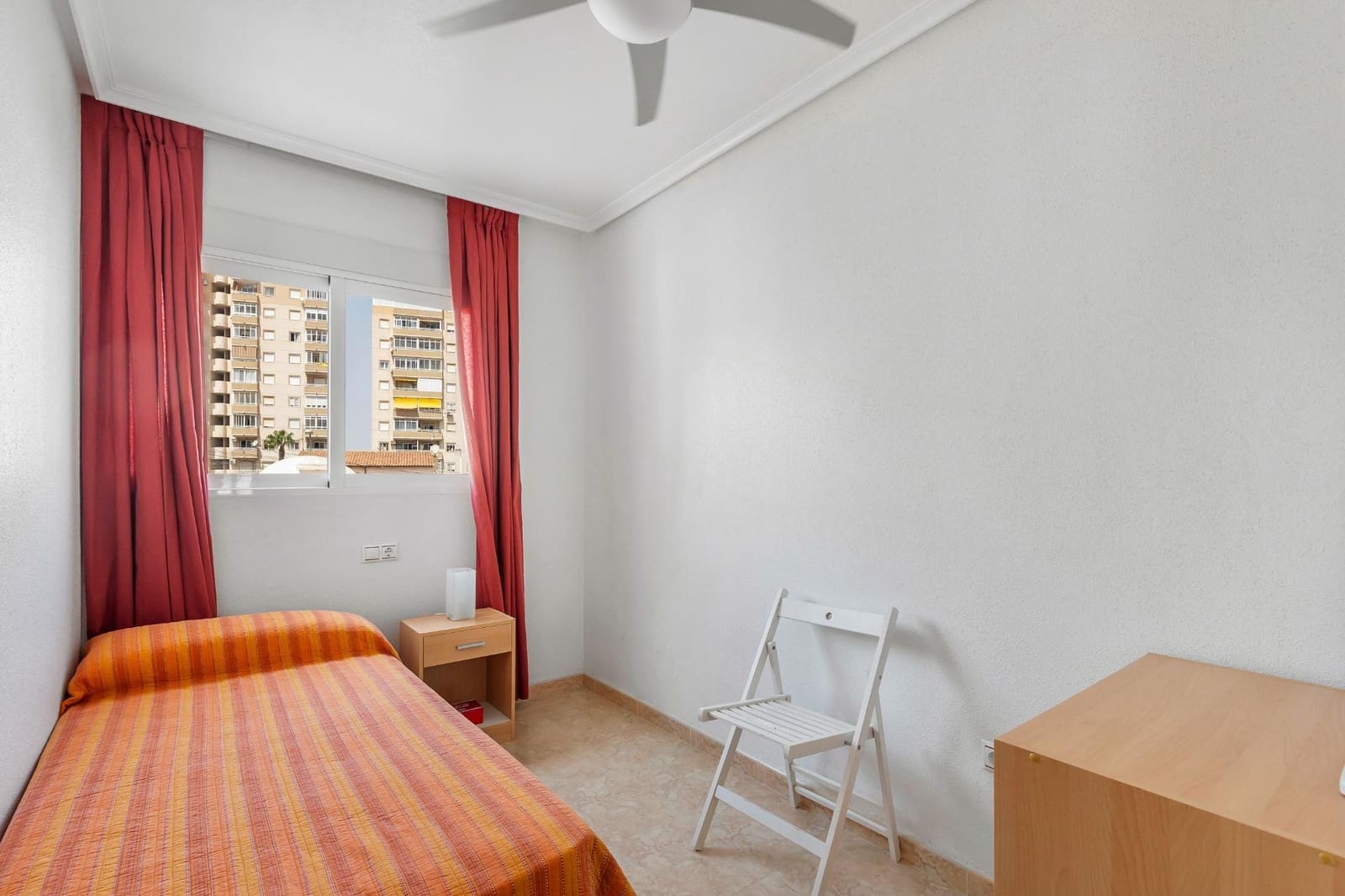 2 sypialnia Mieszkanie na sprzedaż w Torrevieja z basenem garażem - 129 000 € (Ref: 10012762)