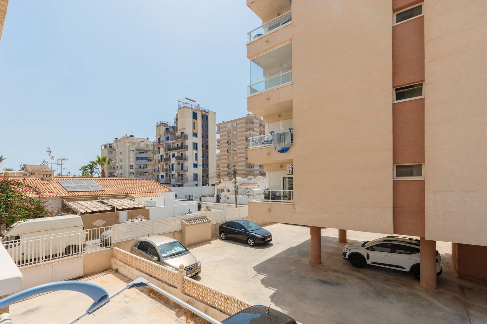 2 sypialnia Mieszkanie na sprzedaż w Torrevieja z basenem garażem - 129 000 € (Ref: 10012762)