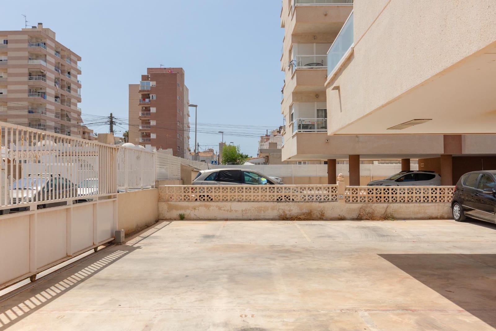 2 sypialnia Mieszkanie na sprzedaż w Torrevieja z basenem garażem - 129 000 € (Ref: 10012762)