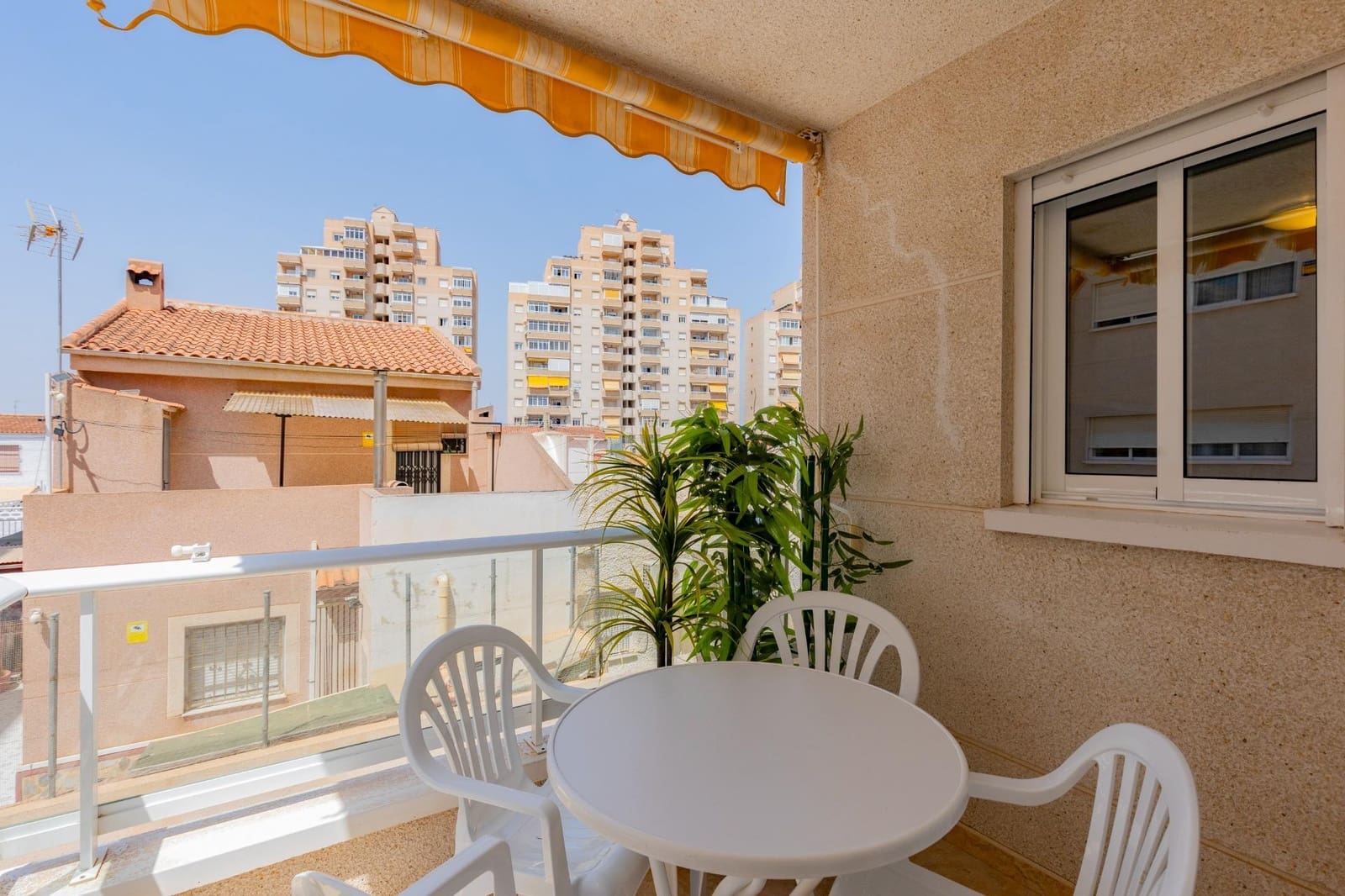 2 sypialnia Mieszkanie na sprzedaż w Torrevieja z basenem garażem - 129 000 € (Ref: 10012762)