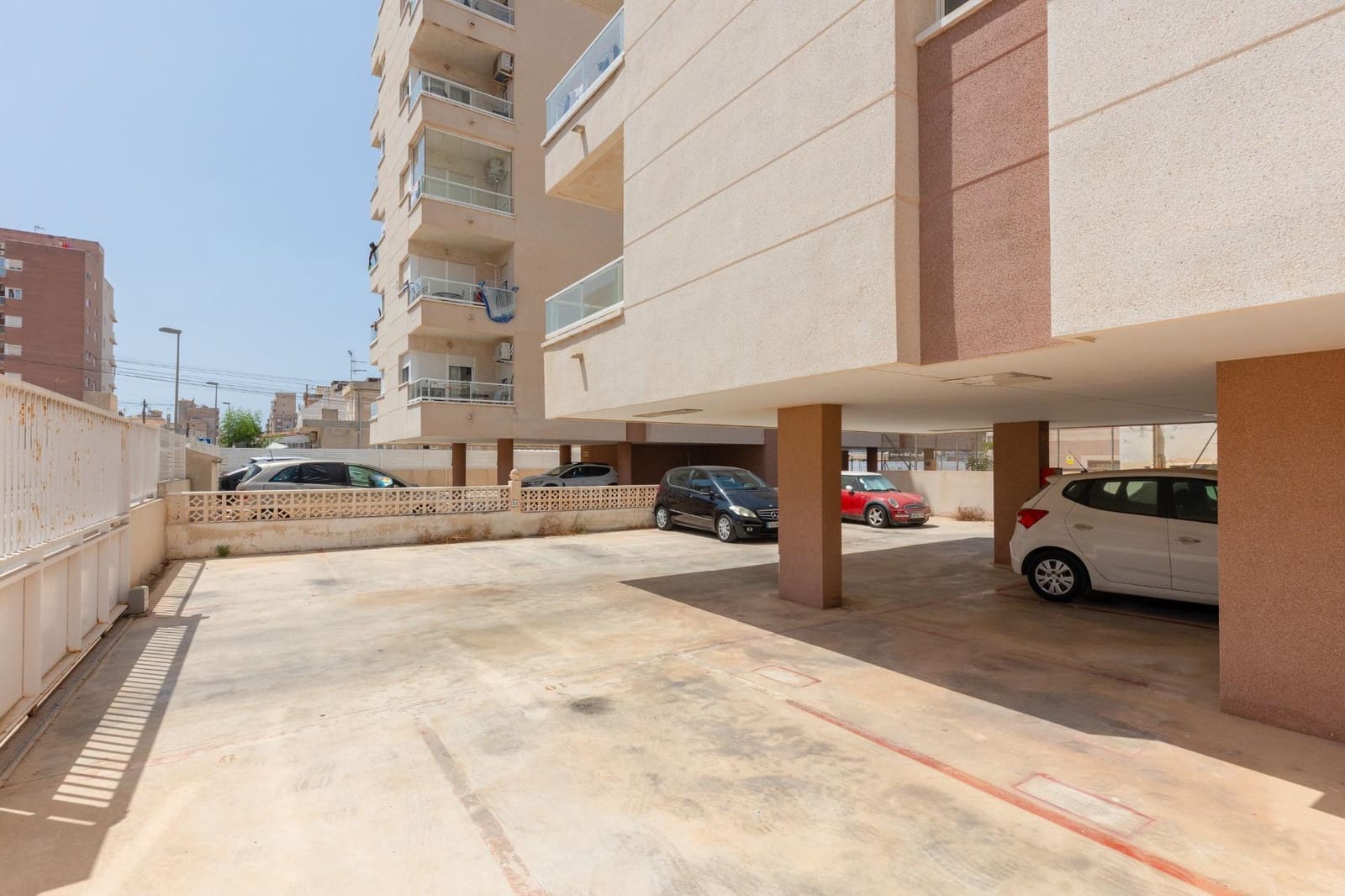 2 sypialnia Mieszkanie na sprzedaż w Torrevieja z basenem garażem - 129 000 € (Ref: 10012762)