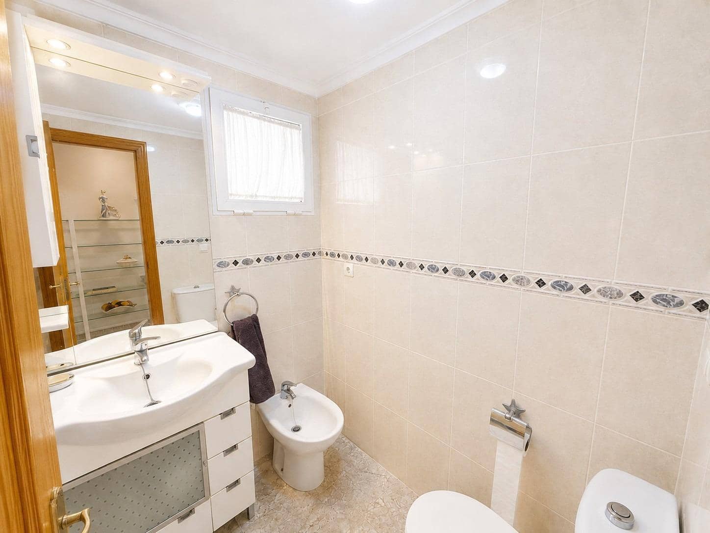 2 soveværelse Lejlighed til salg i Torrevieja med swimmingpool garage - € 135.000 (Ref: 10017003)