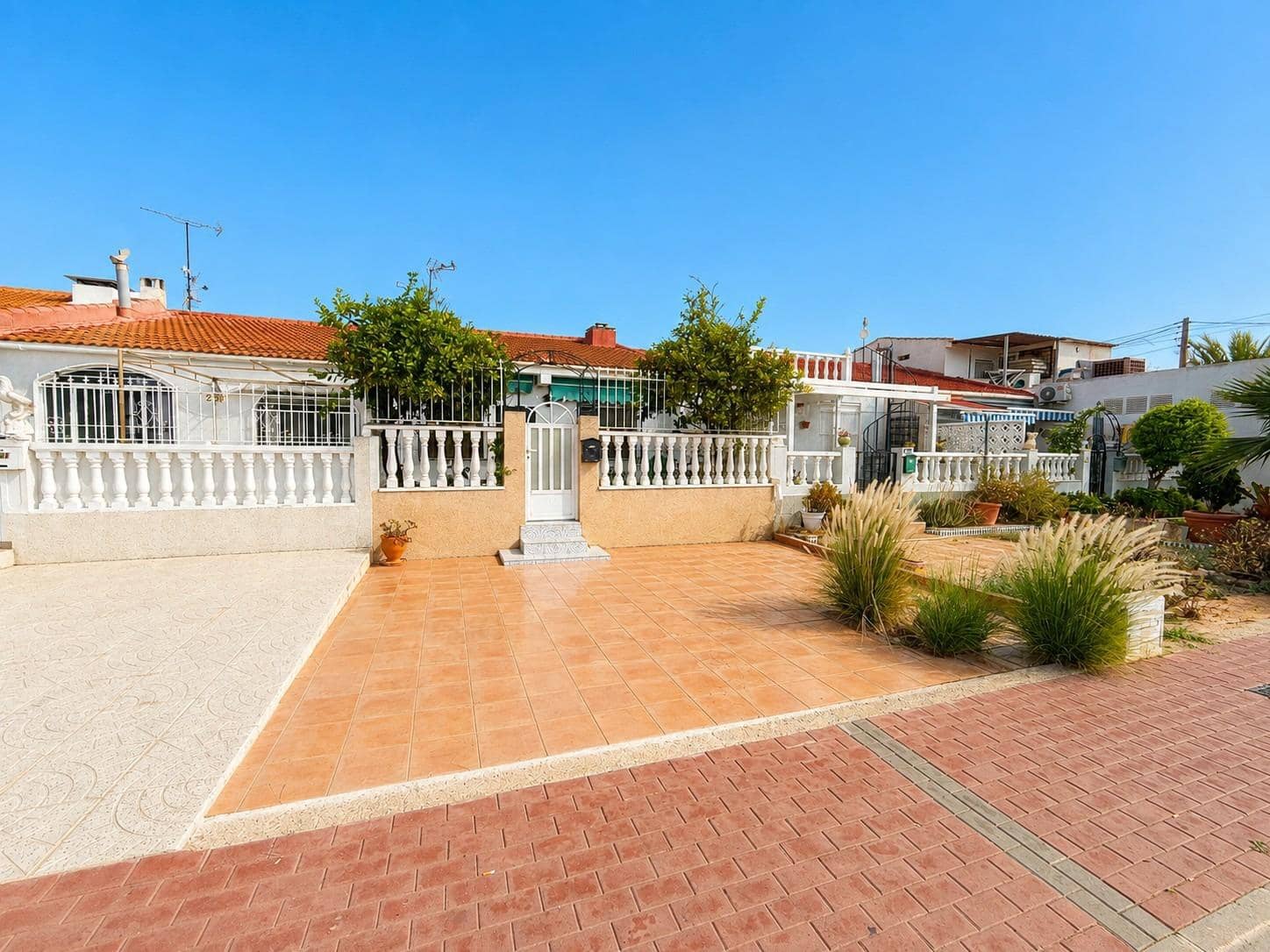 2 slaapkamer Bungalow te koop in Torrevieja - € 128.000 (Ref: 10029925)
