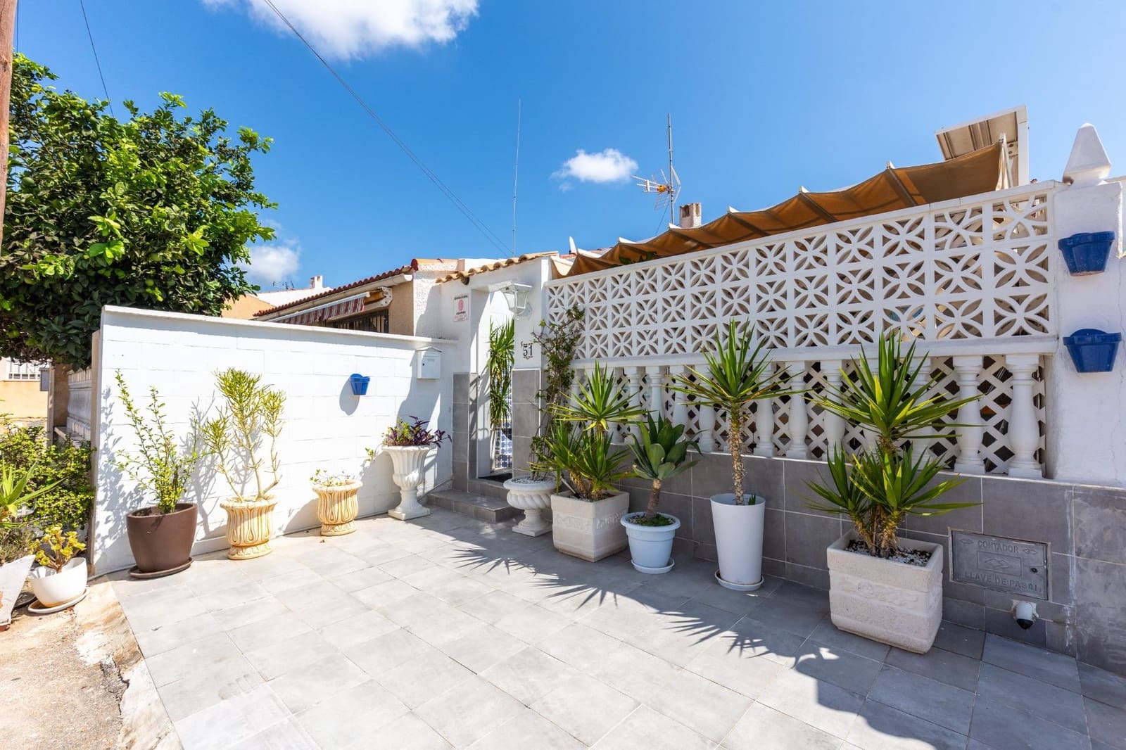 2 bedroom Bungalow for sale in Torrevieja with pool - € 134,990 (Ref: 10033403)