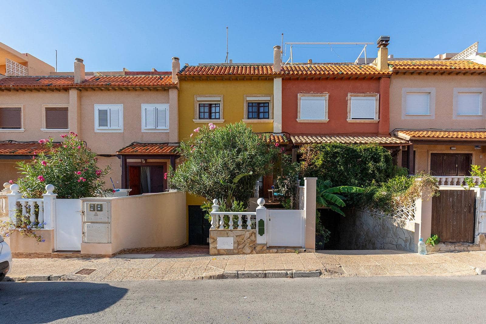 2 soverom Rekkehus til salgs i Torrevieja med garasje - € 240 000 (Ref: 10139027)
